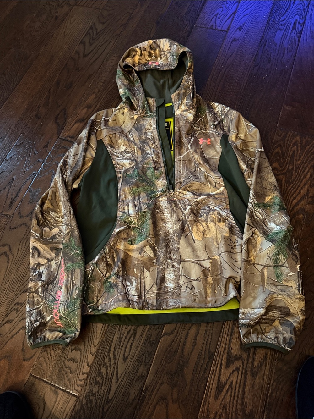 Under Armour women’s Realtree Camo Hooded Pullover Jacket - Brown/Green
